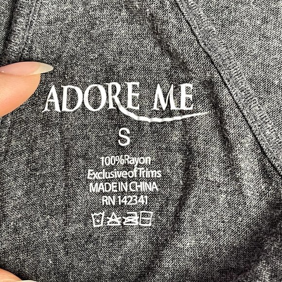 3 For $15‼️ BUNDLE & SAVE Adore me Sleeveless Gray Top Size S - Picture 5 of 5